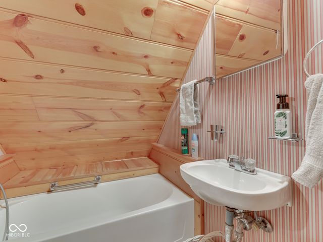 6486 Coyote Drive, Nineveh, IN 46164