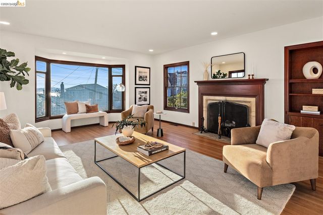 141 Saint Albans Rd, Kensington, CA 94708