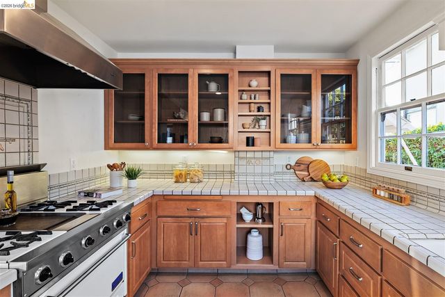 141 Saint Albans Rd, Kensington, CA 94708