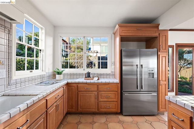 141 Saint Albans Rd, Kensington, CA 94708