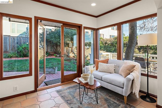 141 Saint Albans Rd, Kensington, CA 94708