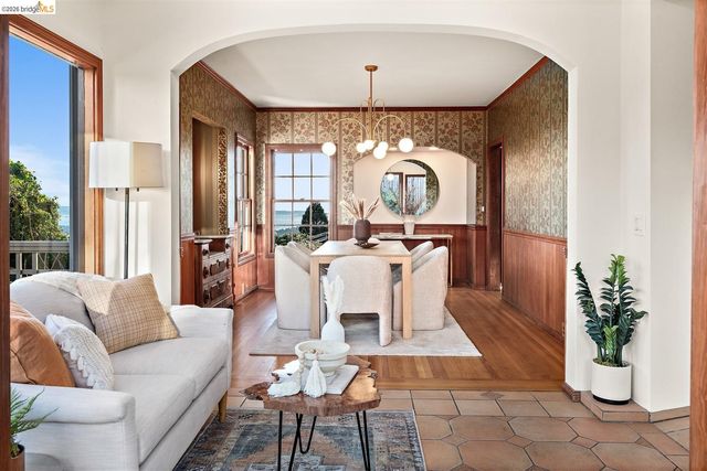 141 Saint Albans Rd, Kensington, CA 94708