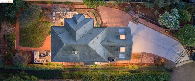 141 Saint Albans Rd, Kensington, CA 94708