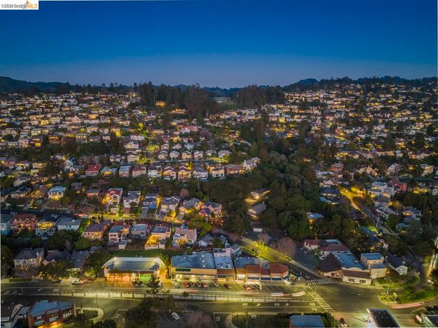 141 Saint Albans Rd, Kensington, CA 94708