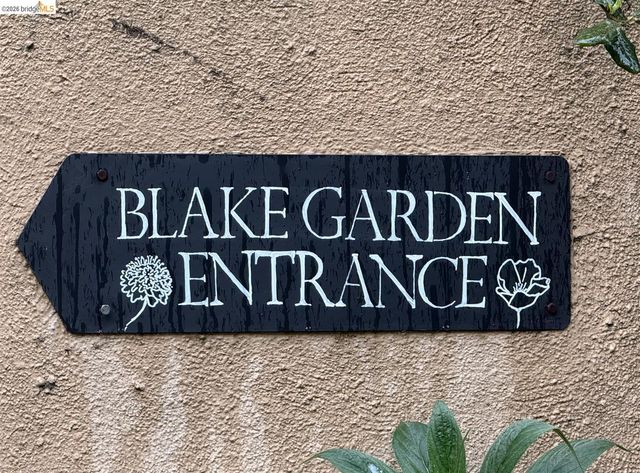 141 Saint Albans Rd, Kensington, CA 94708