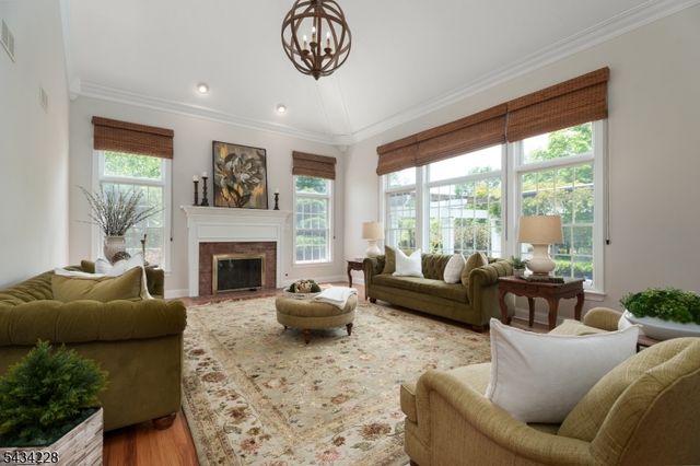 7 Silver Maple Ct, Montgomery Twp., NJ 08502