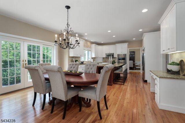 7 Silver Maple Ct, Montgomery Twp., NJ 08502