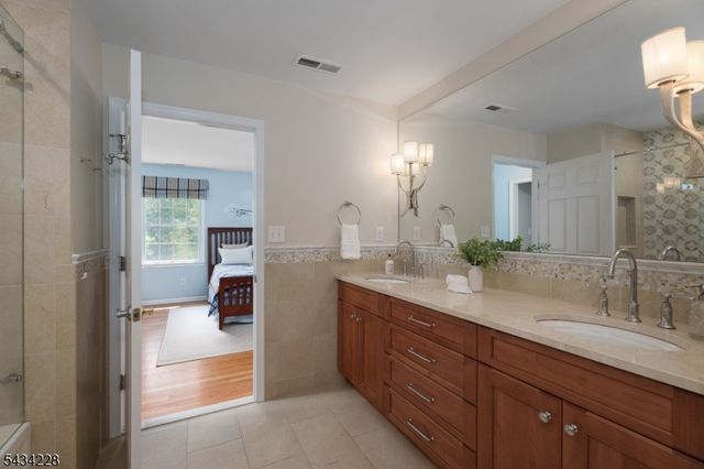 7 Silver Maple Ct, Montgomery Twp., NJ 08502