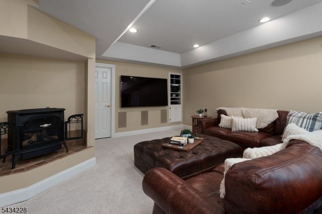 7 Silver Maple Ct, Montgomery Twp., NJ 08502