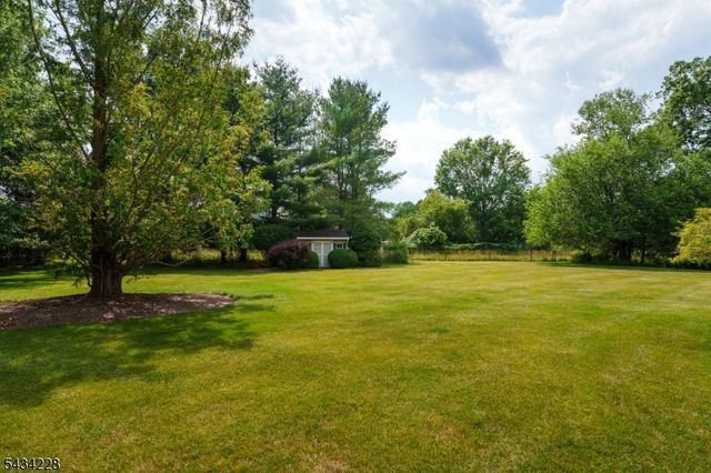 7 Silver Maple Ct, Montgomery Twp., NJ 08502