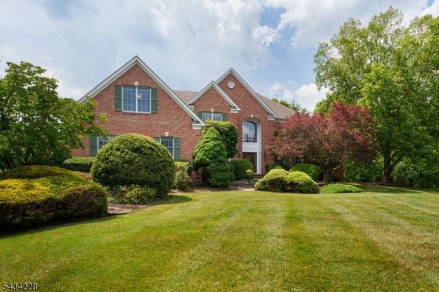 7 Silver Maple Ct, Montgomery Twp., NJ 08502