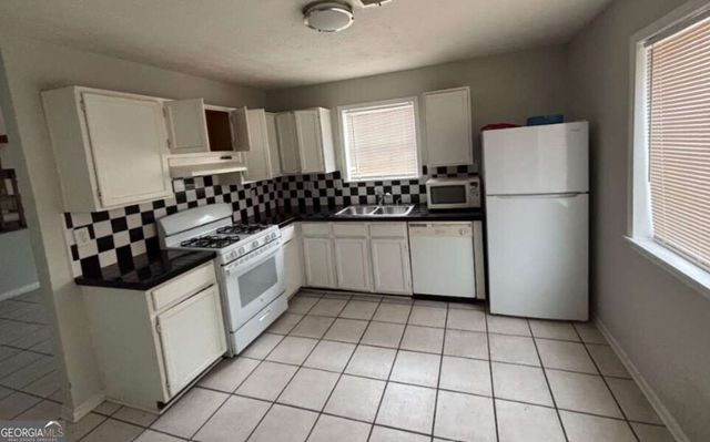 2174 Scarbrough Road, Stone Mountain, GA 30088