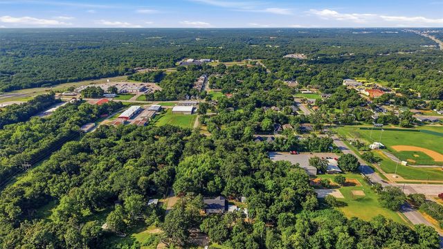 1917 S Fannin Avenue, Denison, TX 75020