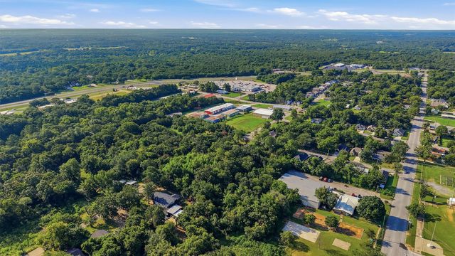 1917 S Fannin Avenue, Denison, TX 75020