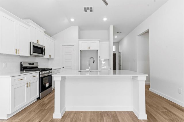 13218 Hayden Peak Drive, Iowa Colony, TX 77583