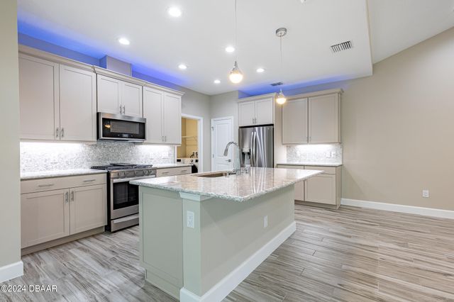 212 Gypsy Palace Lane, Daytona Beach, FL 32124