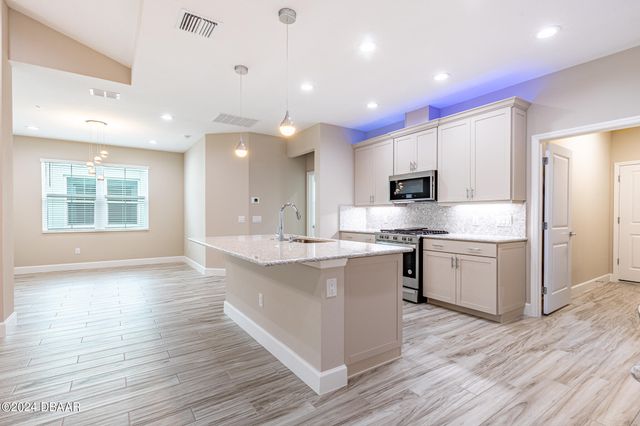 212 Gypsy Palace Lane, Daytona Beach, FL 32124