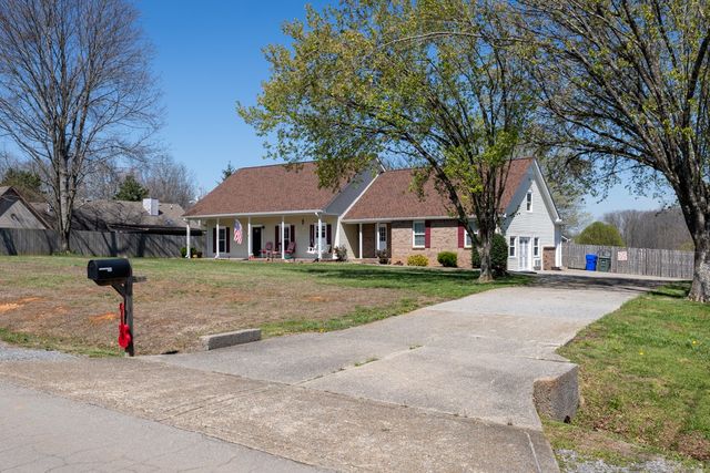 503 Cedar Brook Dr, White House, TN 37188