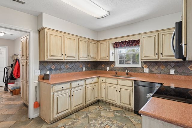 503 Cedar Brook Dr, White House, TN 37188