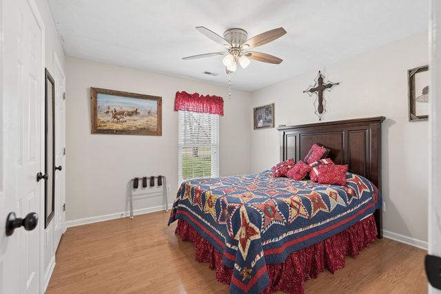 503 Cedar Brook Dr, White House, TN 37188