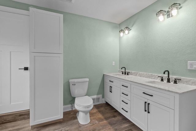 11507 W Church STREET, Franklin, WI 53132