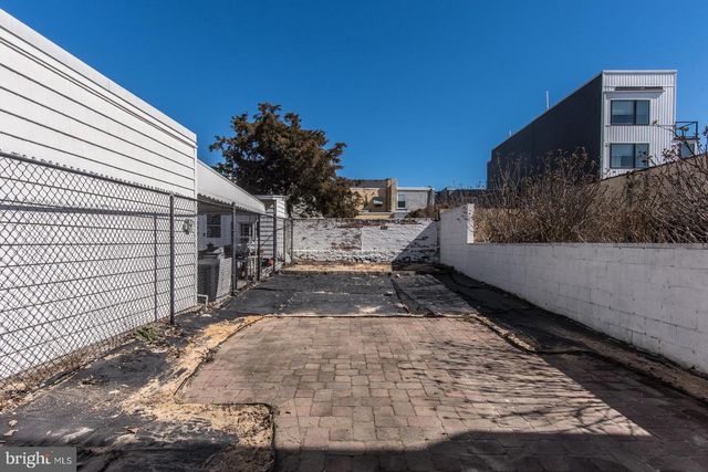 2711 E CAMBRIA ST, Philadelphia, PA 19134