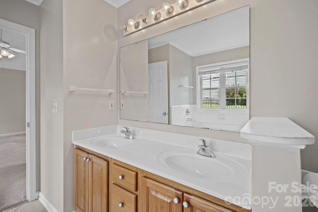 200 Planters Creek Road, Fletcher, NC 28732