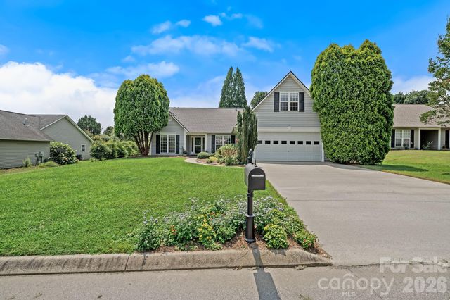 200 Planters Creek Road, Fletcher, NC 28732