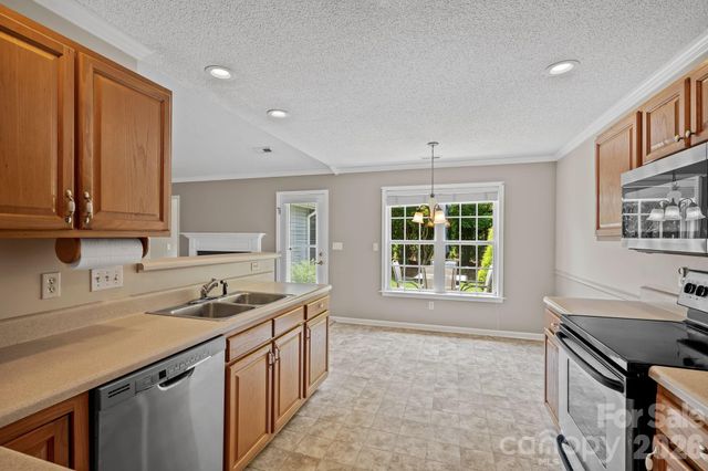 200 Planters Creek Road, Fletcher, NC 28732