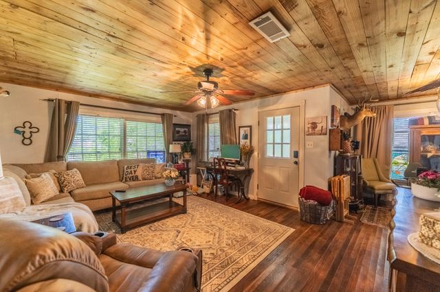 502 Davis Street S, Sulphur Springs, TX 75482