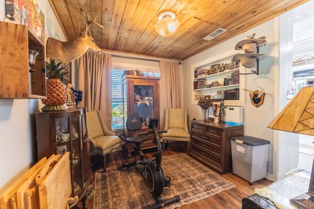 502 Davis Street S, Sulphur Springs, TX 75482
