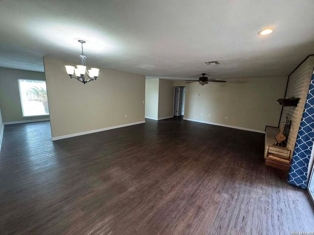 5830 FREEMANS FARM ST, San Antonio, TX 78233