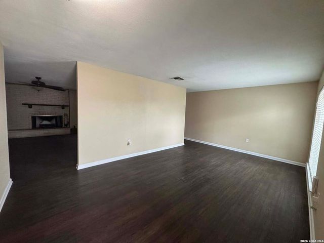 5830 FREEMANS FARM ST, San Antonio, TX 78233
