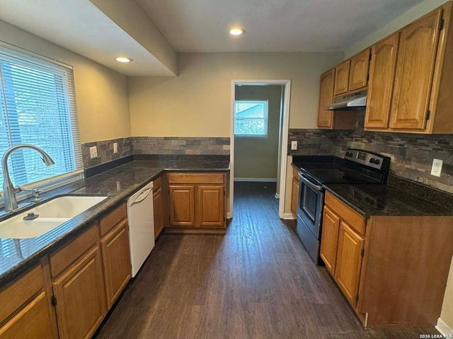 5830 FREEMANS FARM ST, San Antonio, TX 78233
