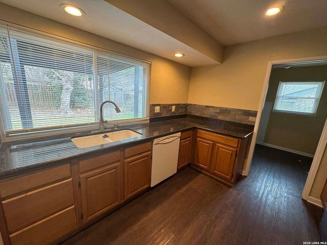 5830 FREEMANS FARM ST, San Antonio, TX 78233