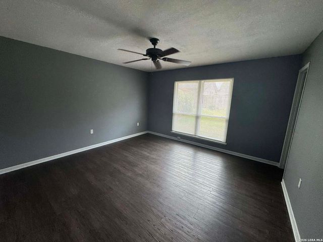 5830 FREEMANS FARM ST, San Antonio, TX 78233