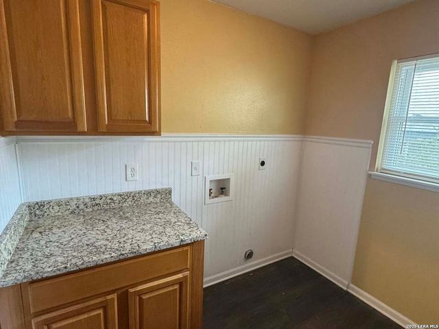 5830 FREEMANS FARM ST, San Antonio, TX 78233