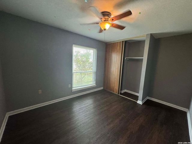 5830 FREEMANS FARM ST, San Antonio, TX 78233