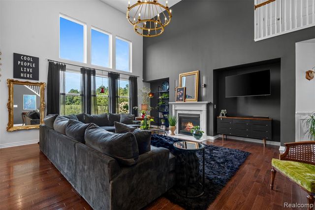 2210 Findley Circle, Lake Orion, MI 48360