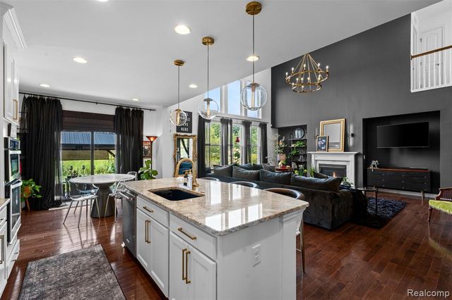 2210 Findley Circle, Lake Orion, MI 48360
