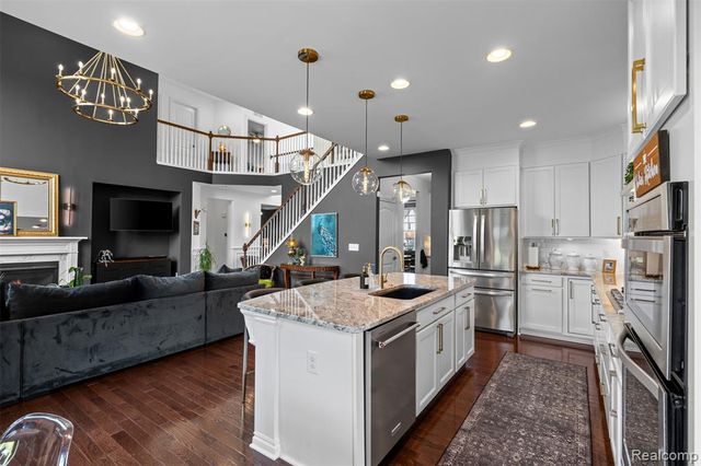 2210 Findley Circle, Lake Orion, MI 48360