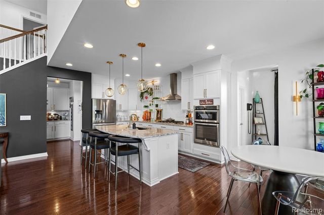 2210 Findley Circle, Lake Orion, MI 48360