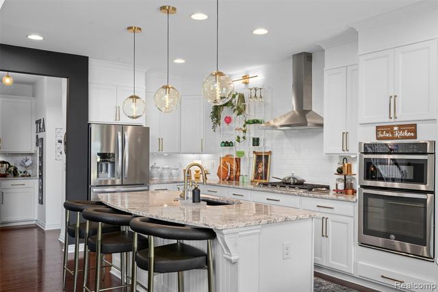 2210 Findley Circle, Lake Orion, MI 48360
