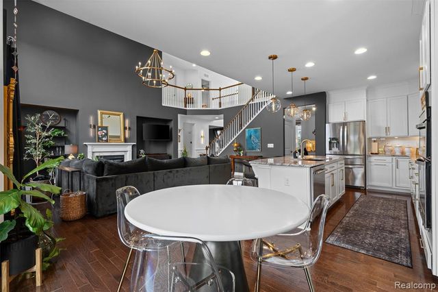 2210 Findley Circle, Lake Orion, MI 48360