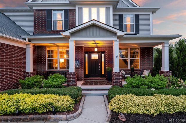 2210 Findley Circle, Lake Orion, MI 48360