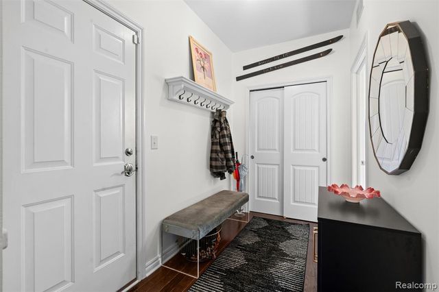 2210 Findley Circle, Lake Orion, MI 48360