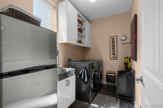 2210 Findley Circle, Lake Orion, MI 48360