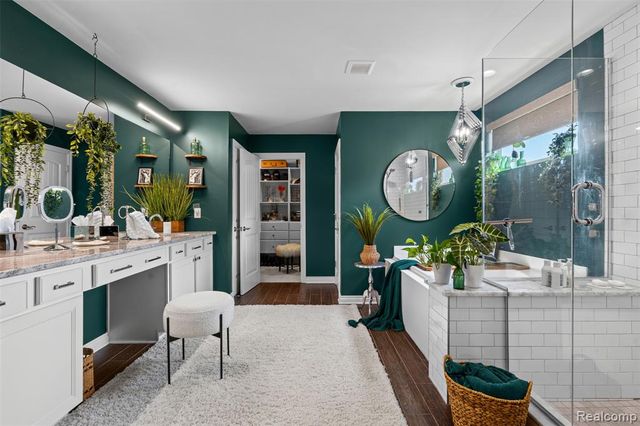 2210 Findley Circle, Lake Orion, MI 48360