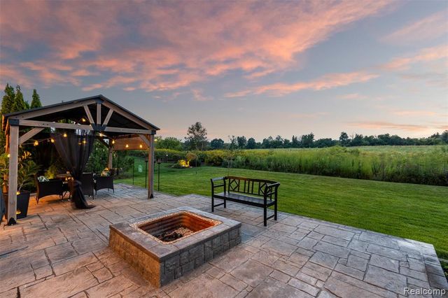 2210 Findley Circle, Lake Orion, MI 48360