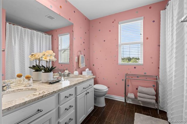 2210 Findley Circle, Lake Orion, MI 48360